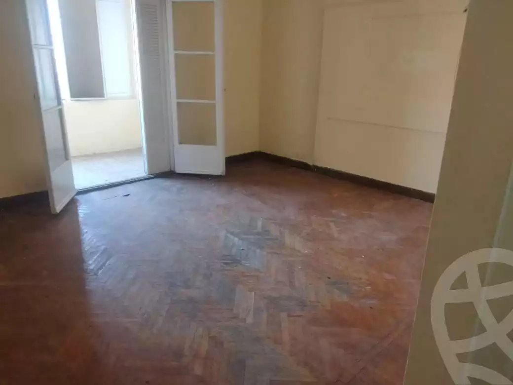 https://aqarmap.com.eg/ar/listing/6179351-for-rent-cairo-downtown-bab-el-loaa-talaat-harb-st