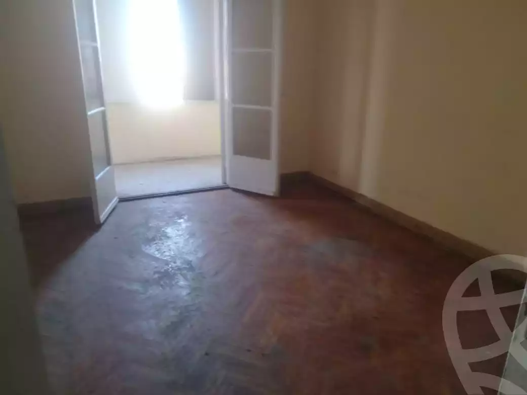 https://aqarmap.com.eg/ar/listing/6179351-for-rent-cairo-downtown-bab-el-loaa-talaat-harb-st