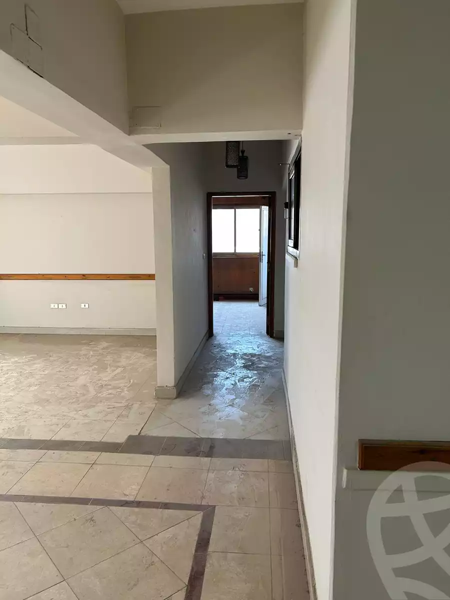 https://aqarmap.com.eg/ar/listing/6179349-for-rent-cairo-downtown-bab-el-loaa-noubar-st