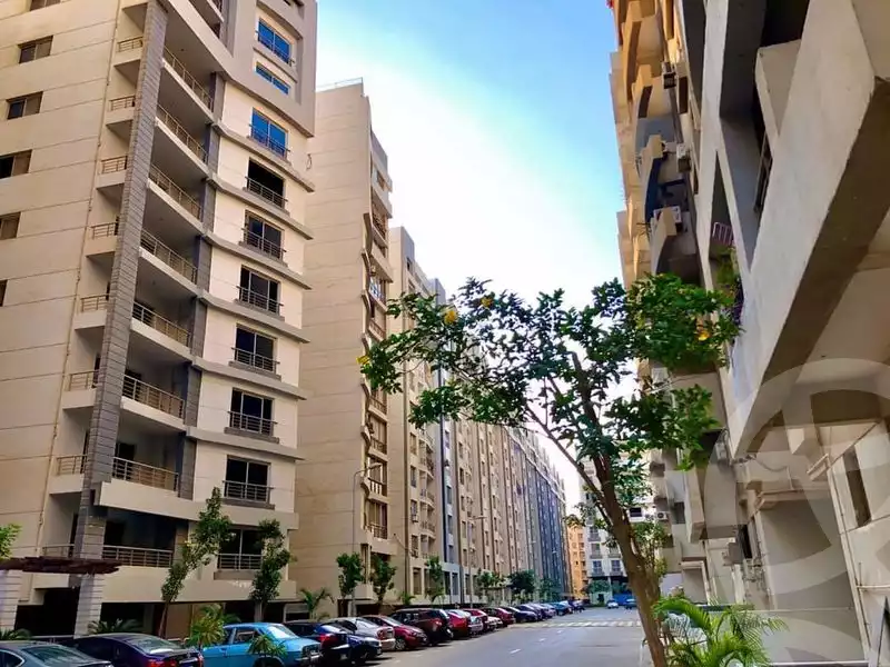 https://aqarmap.com.eg/ar/listing/5073246-for-sale-cairo-el-maadi-compounds-bavaria-town