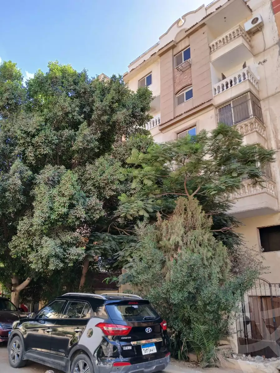 https://aqarmap.com.eg/ar/listing/5094996-for-sale-cairo-6th-of-october-el-ahyaa-neighborhood-4th-school-st