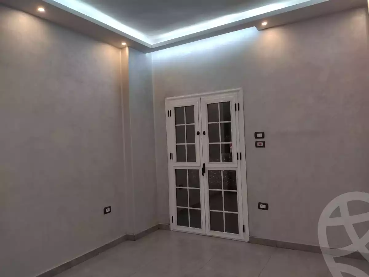 https://aqarmap.com.eg/ar/listing/6266070-for-sale-cairo-ljyz-shareaa-morad  charel degol