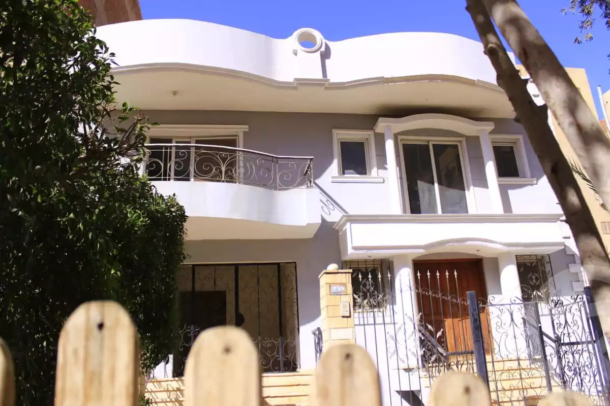 https://aqarmap.com.eg/en/listing/6080103-for-sale-cairo-mokattam-el-hadabah-el-wosta-8th-zone-hasan-adel-ghoneim-st