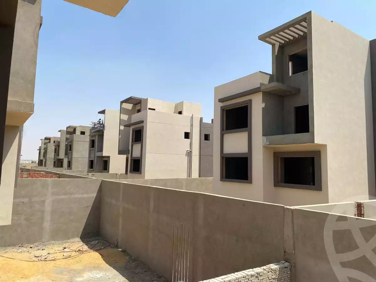 https://aqarmap.com.eg/ar/listing/5835213-for-sale-cairo-el-sheikh-zayed-city-lshykh-zyd-ljdyd-zayed-greens-2-compound-location-development