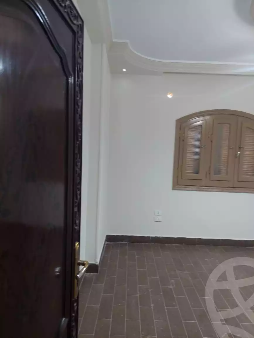 https://aqarmap.com.eg/ar/listing/5130505-for-rent-cairo-new-cairo-ganob-el-akadamiya-south-academy-o-el-sheikh-mohamed-el-nasharty-st