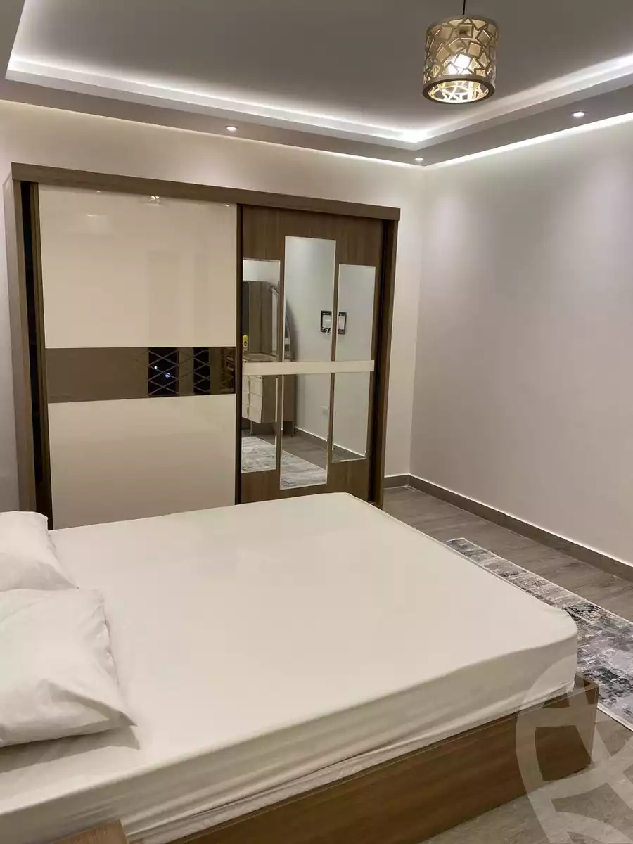 https://aqarmap.com.eg/en/listing/5172654-for-rent-cairo-new-cairo-lrhb-city-phase-7