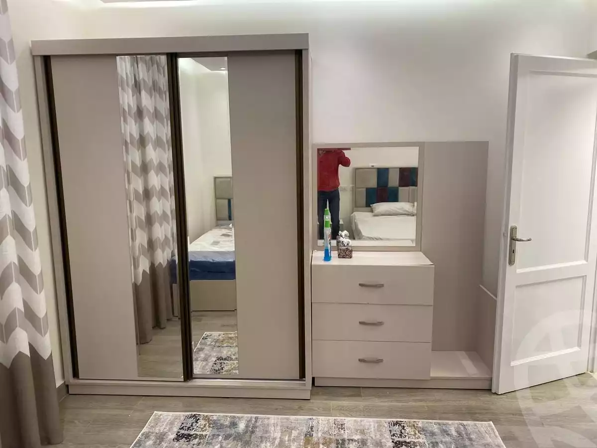 https://aqarmap.com.eg/en/listing/5172654-for-rent-cairo-new-cairo-lrhb-city-phase-7