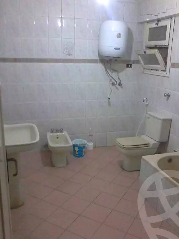 https://aqarmap.com.eg/en/listing/5190319-for-rent-alexandria-roshdy