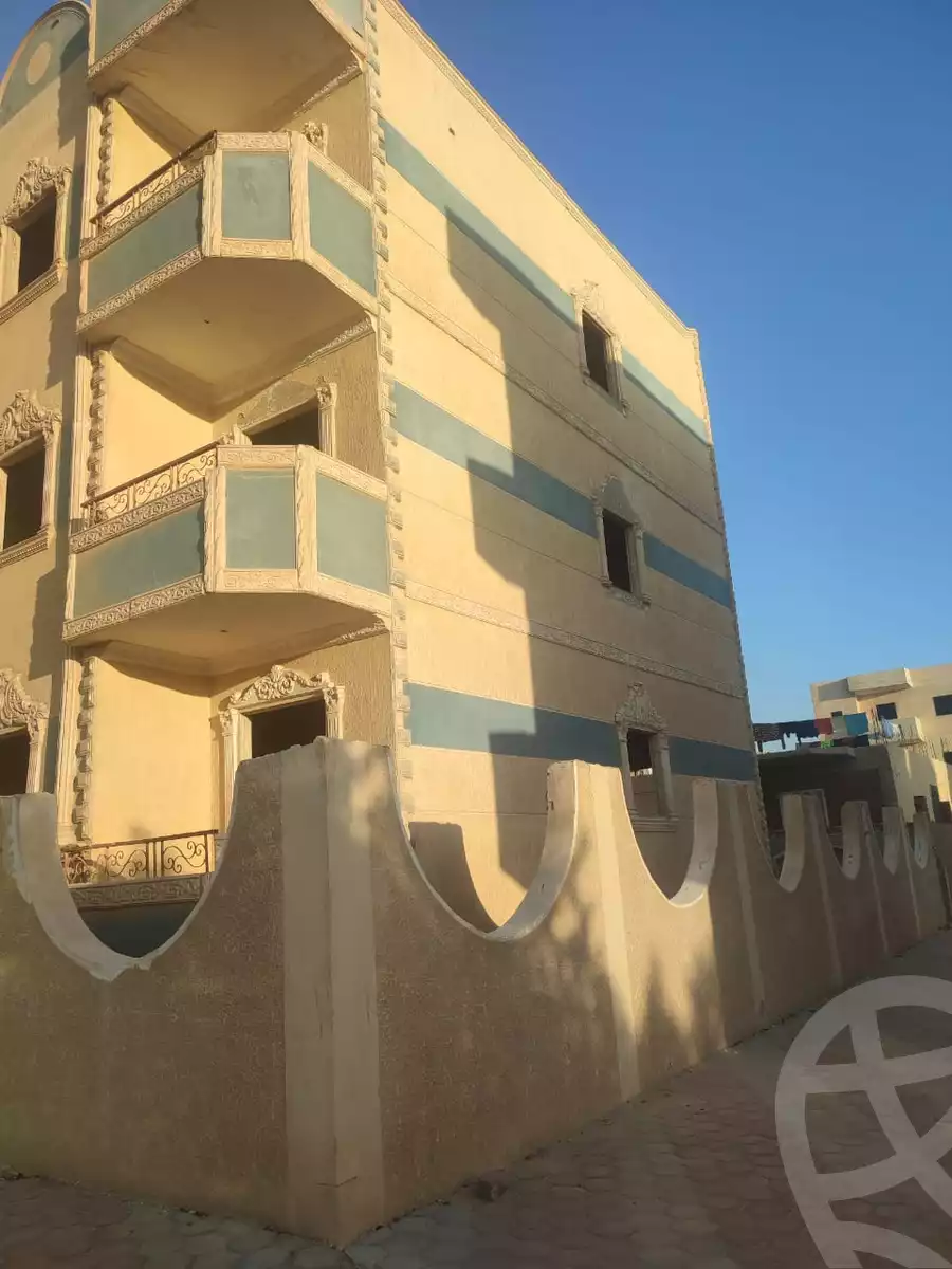 https://aqarmap.com.eg/ar/listing/5191741-for-sale-cairo-6th-of-october-hadaeq-october-ebni-betak-7-mohammed-hamdan-st
