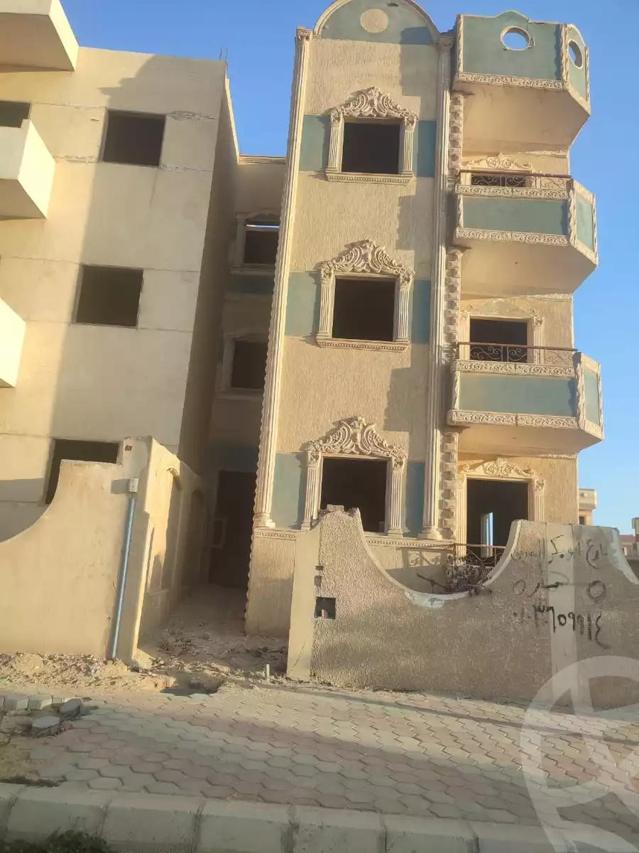 https://aqarmap.com.eg/ar/listing/5191741-for-sale-cairo-6th-of-october-hadaeq-october-ebni-betak-7-mohammed-hamdan-st