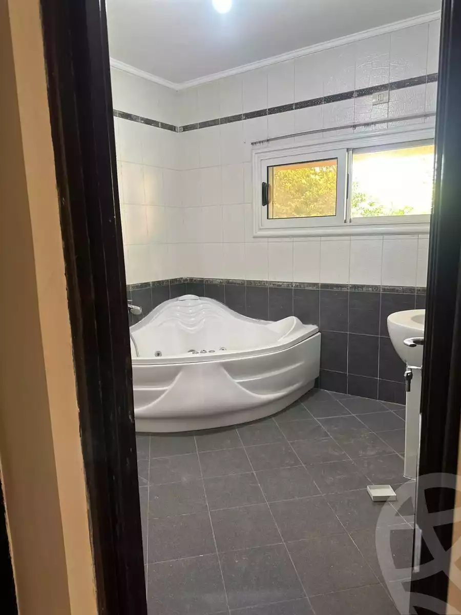 https://aqarmap.com.eg/en/listing/5192523-for-rent-cairo-new-cairo-lrhb-city-malls-and-markets