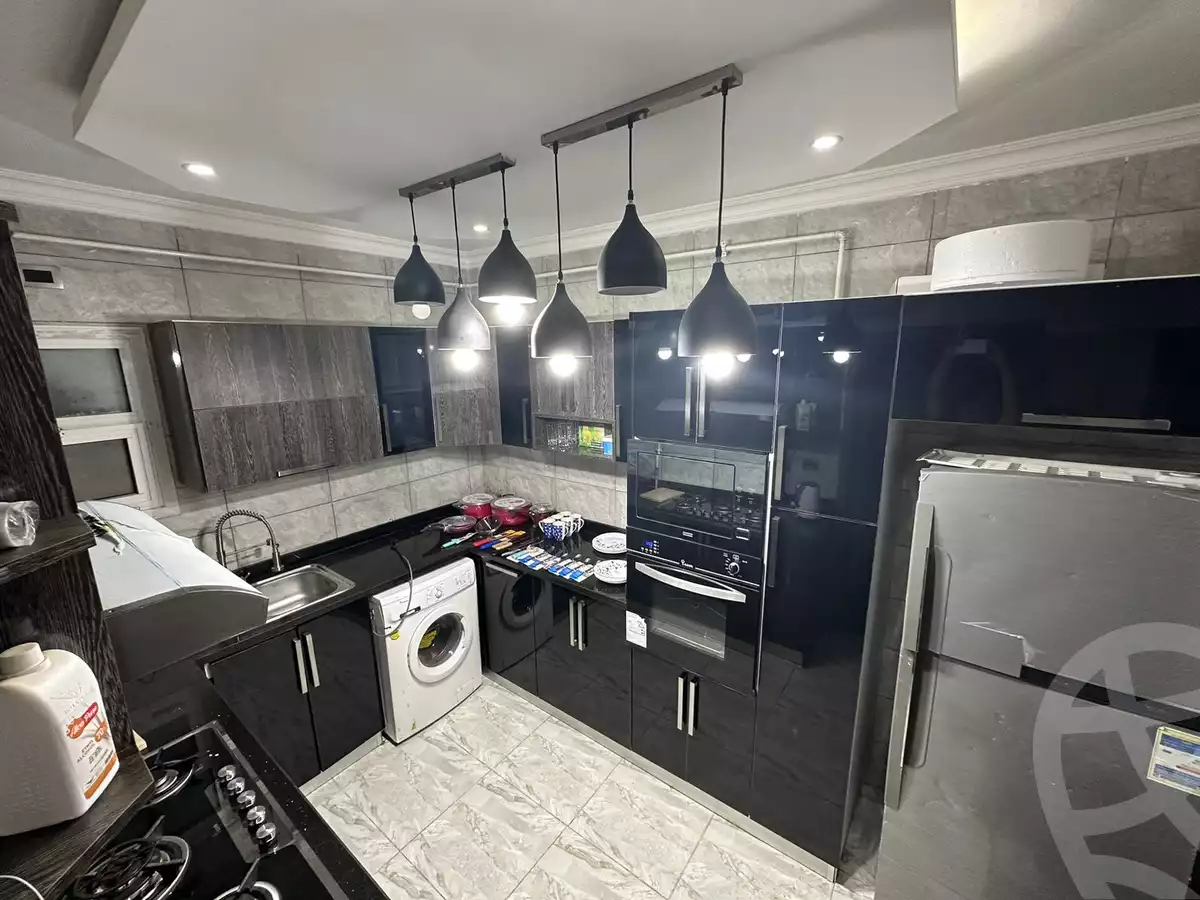 https://aqarmap.com.eg/en/listing/5215676-for-rent-cairo-new-cairo-lrhb-city-phase-8