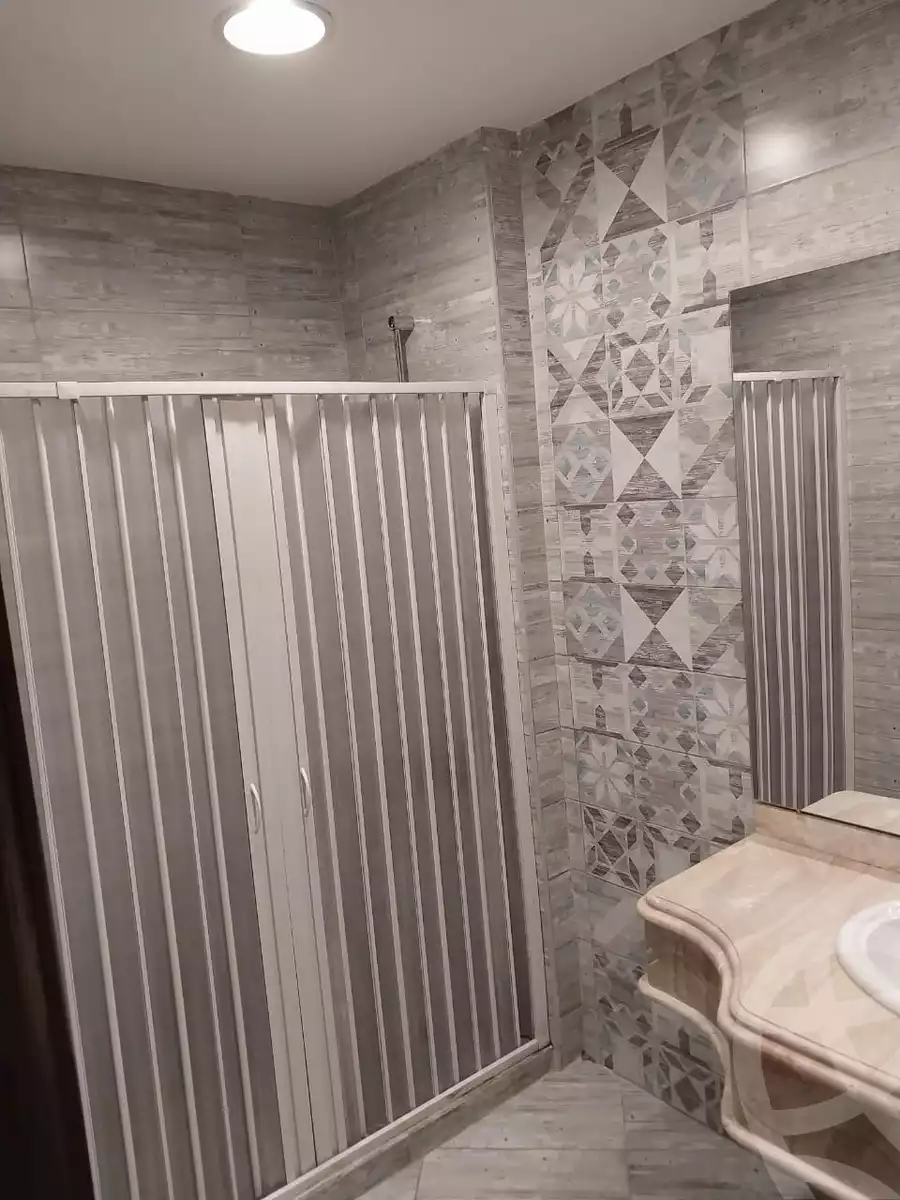 https://aqarmap.com.eg/en/listing/5216767-for-rent-cairo-new-cairo-lrhb-city-phase-5-ibn-al-nafees-st