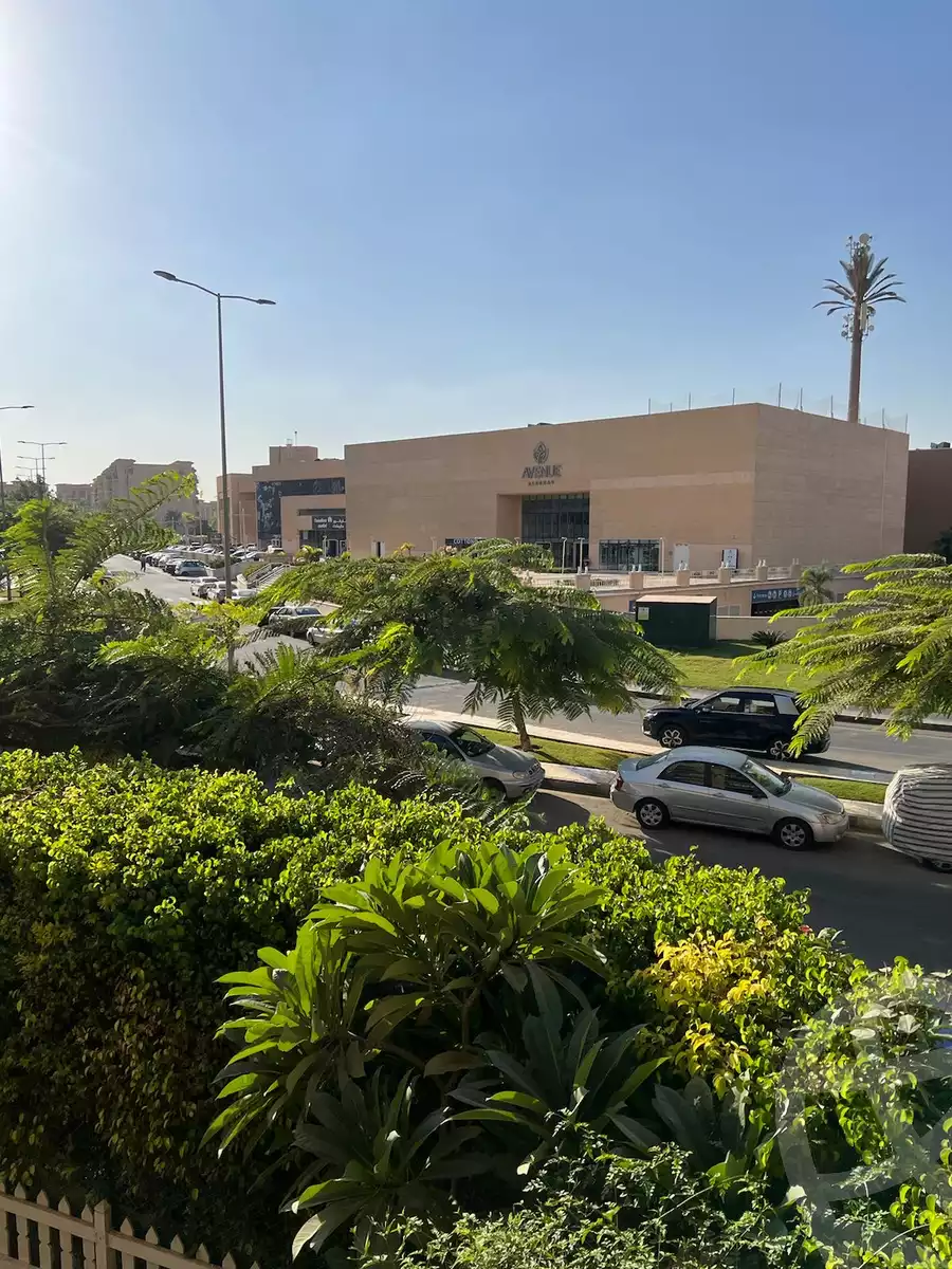 https://aqarmap.com.eg/en/listing/5228878-for-rent-cairo-new-cairo-lrhb-city-mtdd-lrhb-phase-8