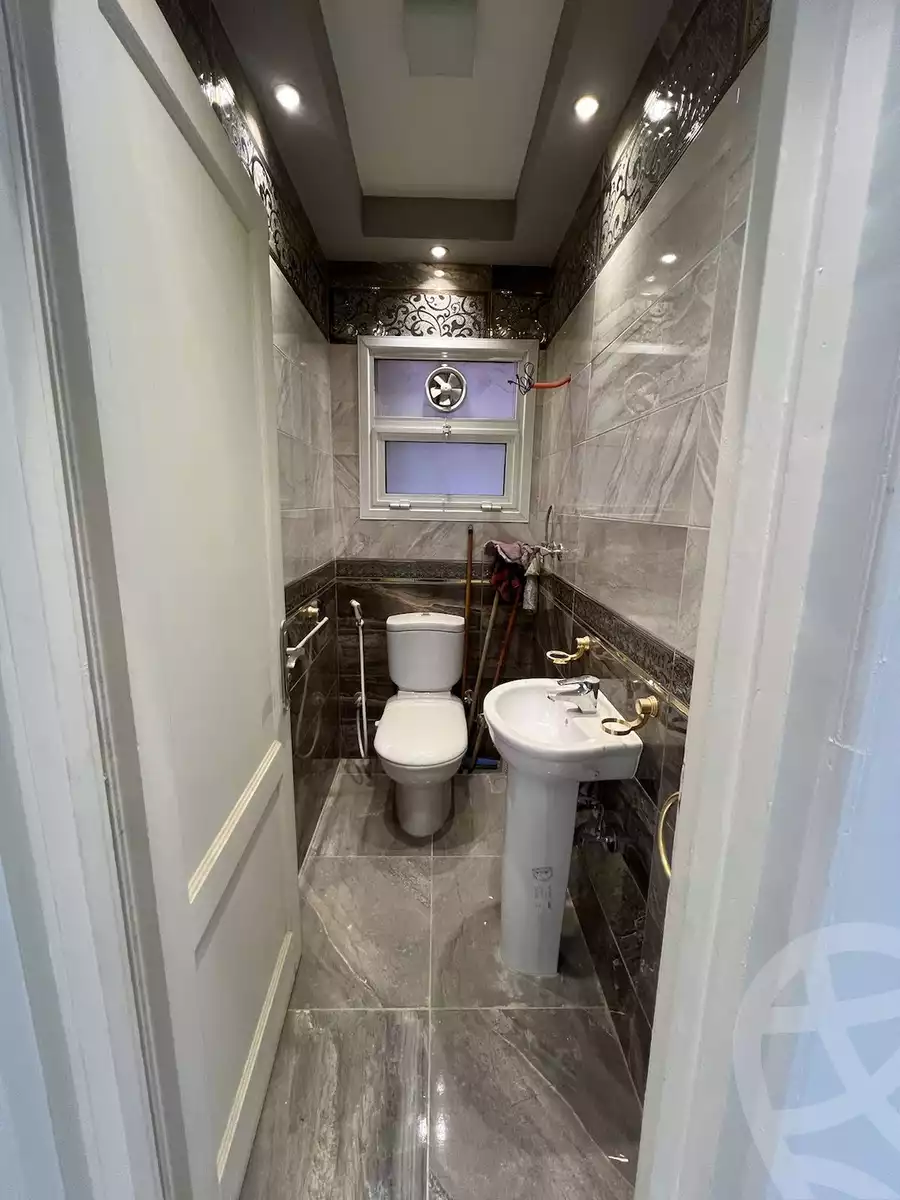 https://aqarmap.com.eg/en/listing/5230631-for-rent-cairo-new-cairo-lrhb-city-phase-8
