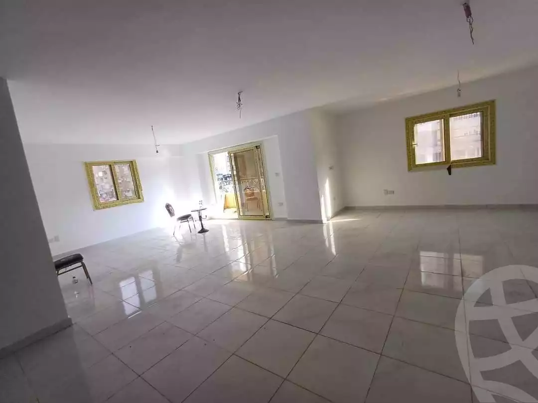 https://aqarmap.com.eg/ar/listing/5234971-for-rent-cairo-mokattam-lhdb-l-ly-shareaa-9
