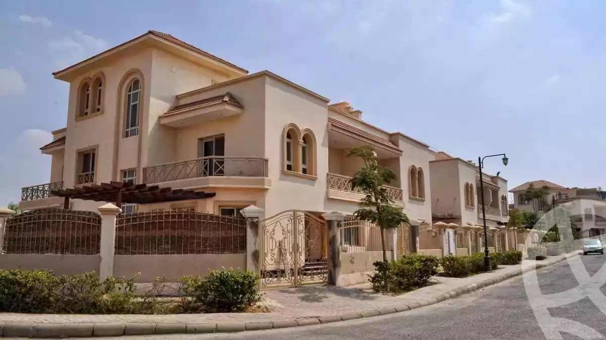 https://aqarmap.com.eg/en/listing/5238667-for-sale-cairo-el-sheikh-zayed-city-compounds-greens
