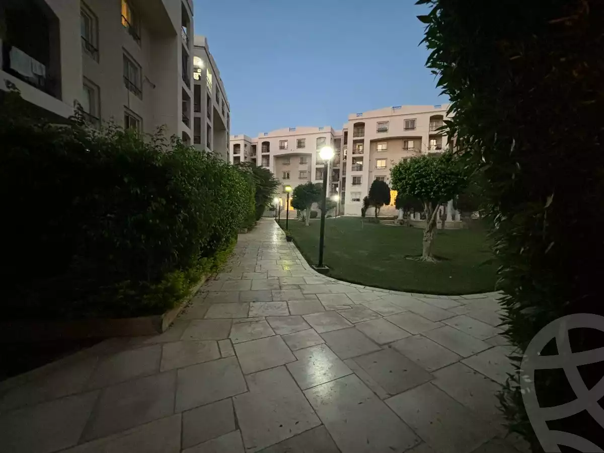 https://aqarmap.com.eg/en/listing/5250328-for-sale-cairo-new-cairo-lrhb-city-malls-and-markets