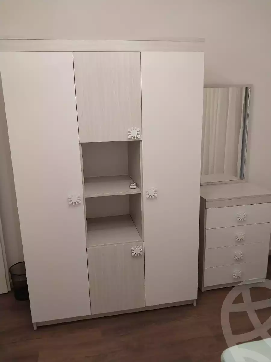 https://aqarmap.com.eg/en/listing/5257124-for-rent-cairo-new-cairo-lrhb-city-phase-8