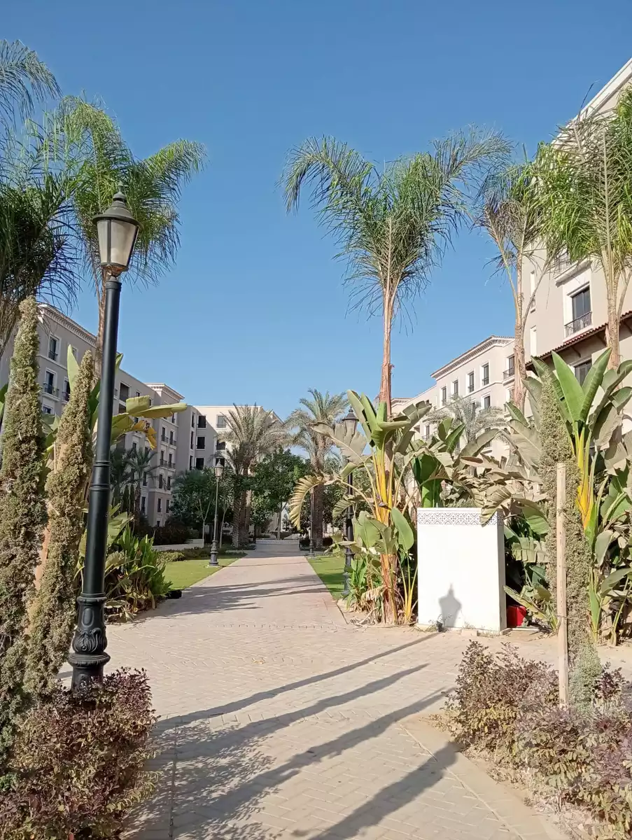 https://aqarmap.com.eg/ar/listing/5259194-for-sale-cairo-el-sheikh-zayed-city-compounds-kmbwnd-fyldj-wyst-dr-llttwyr