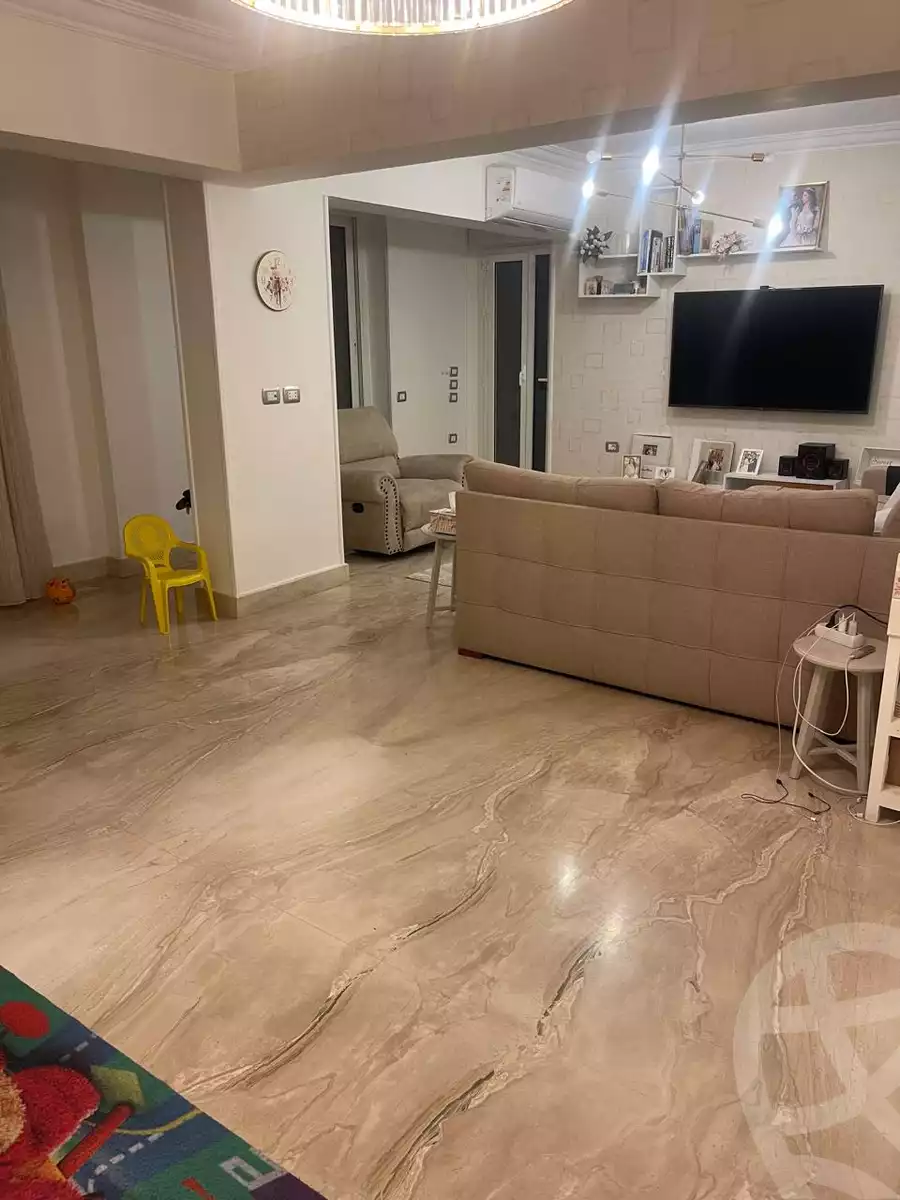 https://aqarmap.com.eg/en/listing/5279702-for-sale-cairo-el-sheikh-zayed-city-compounds-hadayek-el-mohandiseen