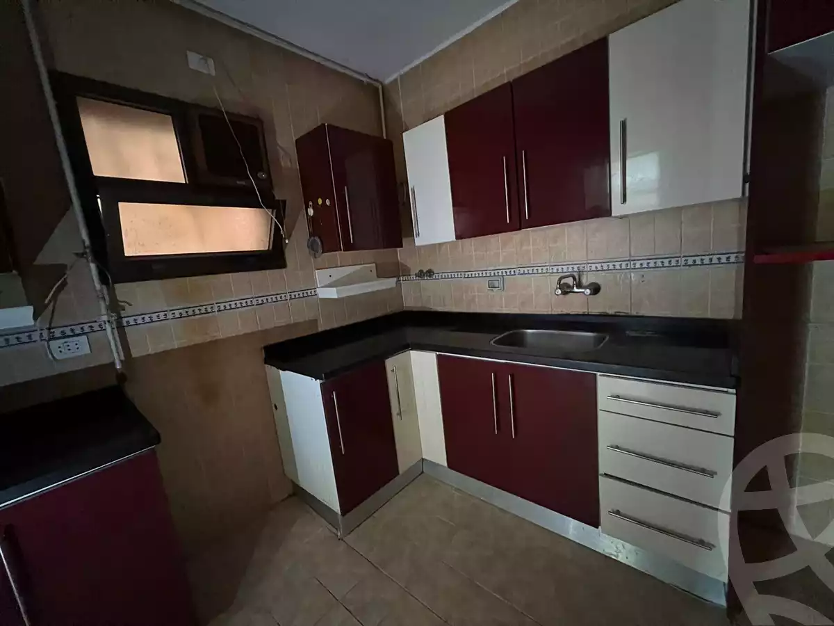 https://aqarmap.com.eg/ar/listing/5287046-for-sale-cairo-new-cairo-lrhb-city-phase-4-mostafa-kamel-st