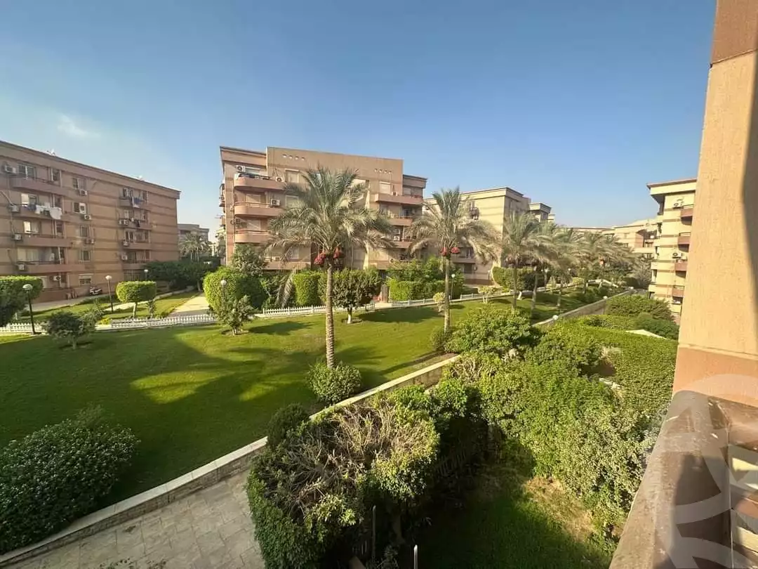 https://aqarmap.com.eg/ar/listing/5287094-for-sale-cairo-new-cairo-lrhb-city-phase-4-mostafa-kamel-st