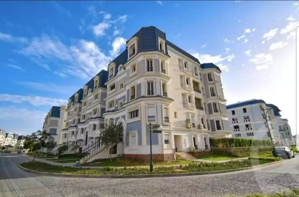 https://aqarmap.com.eg/en/listing/5287358-for-sale-cairo-new-cairo-compounds-mountain-view-hyde-park