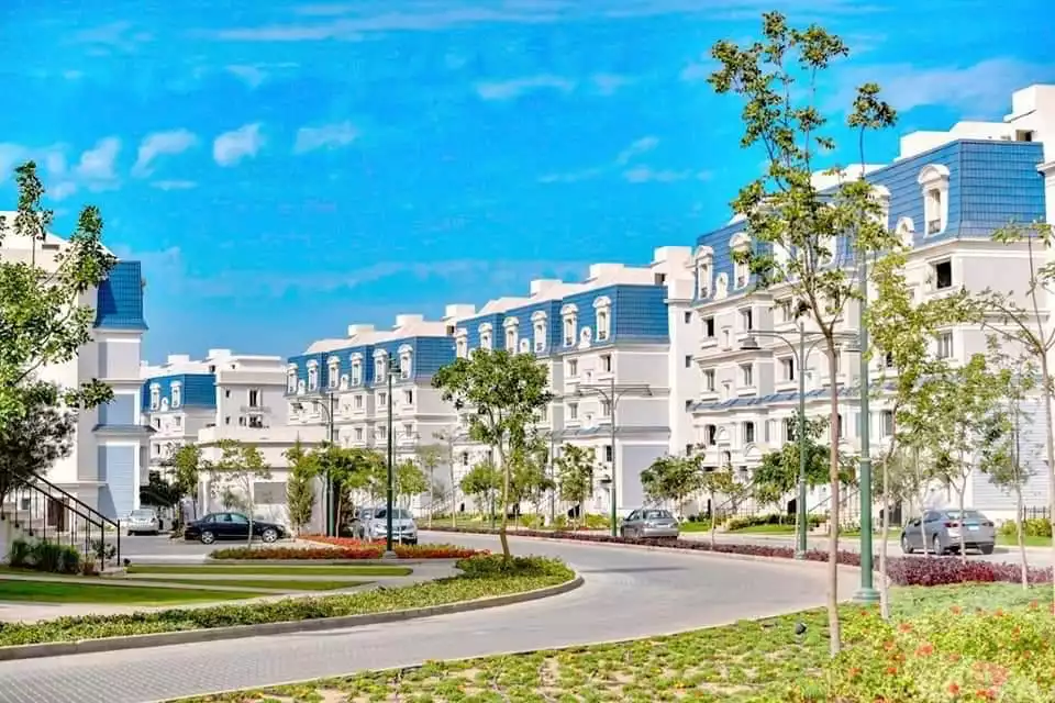 https://aqarmap.com.eg/en/listing/5287358-for-sale-cairo-new-cairo-compounds-mountain-view-hyde-park