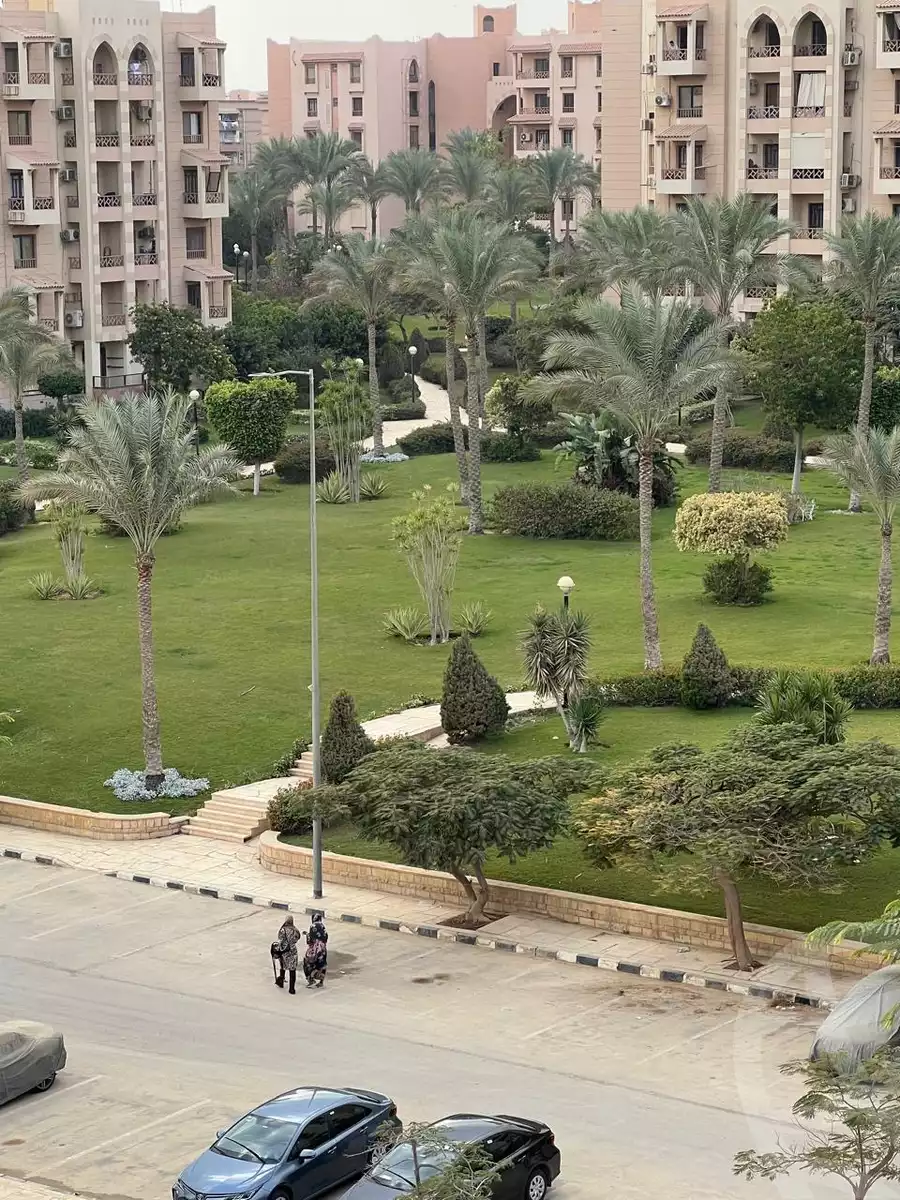 https://aqarmap.com.eg/ar/listing/5288059-for-sale-cairo-new-cairo-lrhb-city-phase-5-talaat-mostafa-st