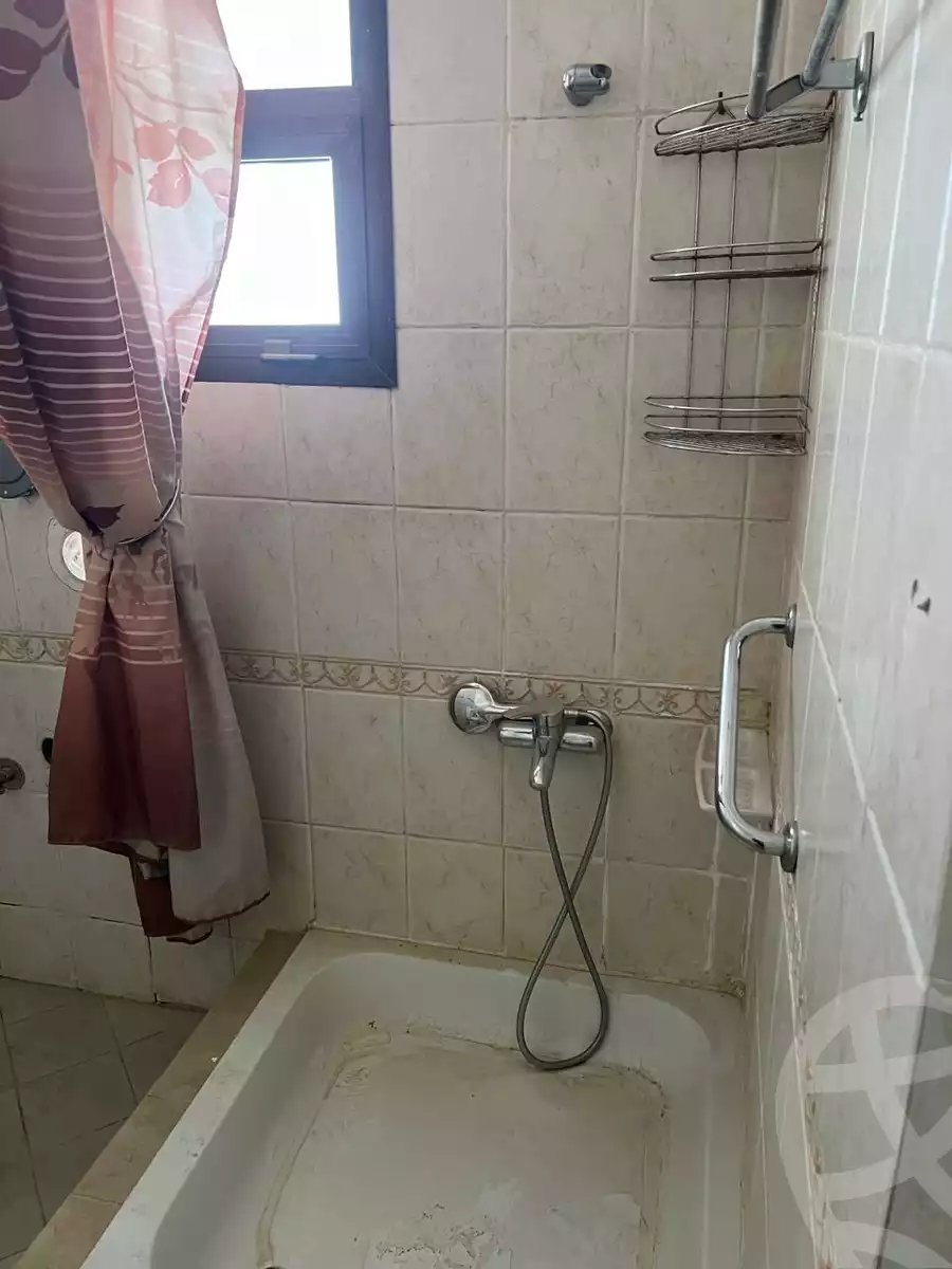 https://aqarmap.com.eg/ar/listing/5288059-for-sale-cairo-new-cairo-lrhb-city-phase-5-talaat-mostafa-st