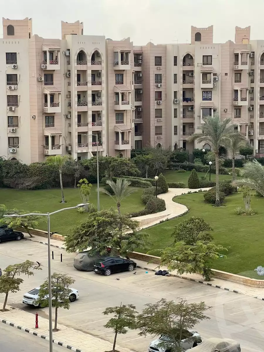 https://aqarmap.com.eg/ar/listing/5288059-for-sale-cairo-new-cairo-lrhb-city-phase-5-talaat-mostafa-st