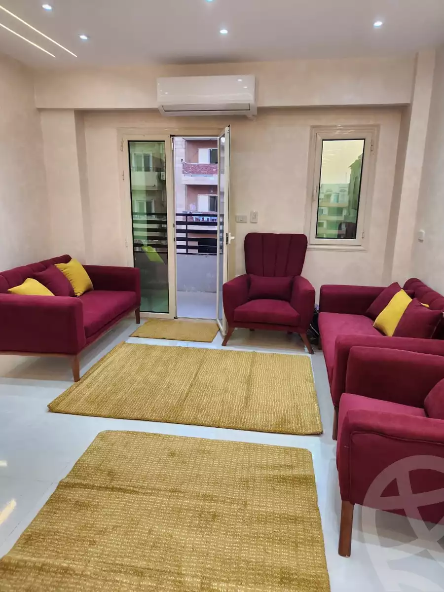 https://aqarmap.com.eg/en/listing/5290928-for-rent-cairo-6th-of-october-el-ahyaa-neighborhood-2nd-dr-mohammed-badawi-st