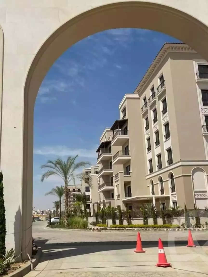 https://aqarmap.com.eg/ar/listing/5292652-for-sale-cairo-el-sheikh-zayed-city-compounds-kmbwnd-fyldj-wyst-dr-llttwyr