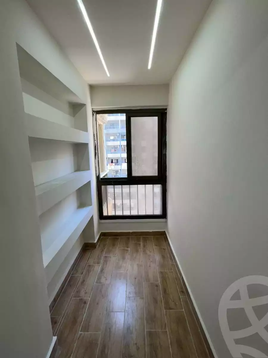 https://aqarmap.com.eg/ar/listing/5298840-for-sale-alexandria-el-asafra-shr-45