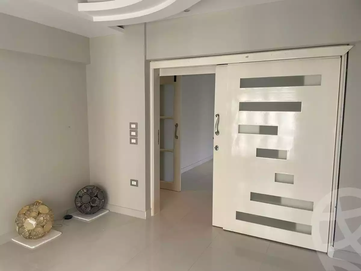 https://aqarmap.com.eg/ar/listing/5314094-for-rent-cairo-new-cairo-lrhb-city-malls-and-markets