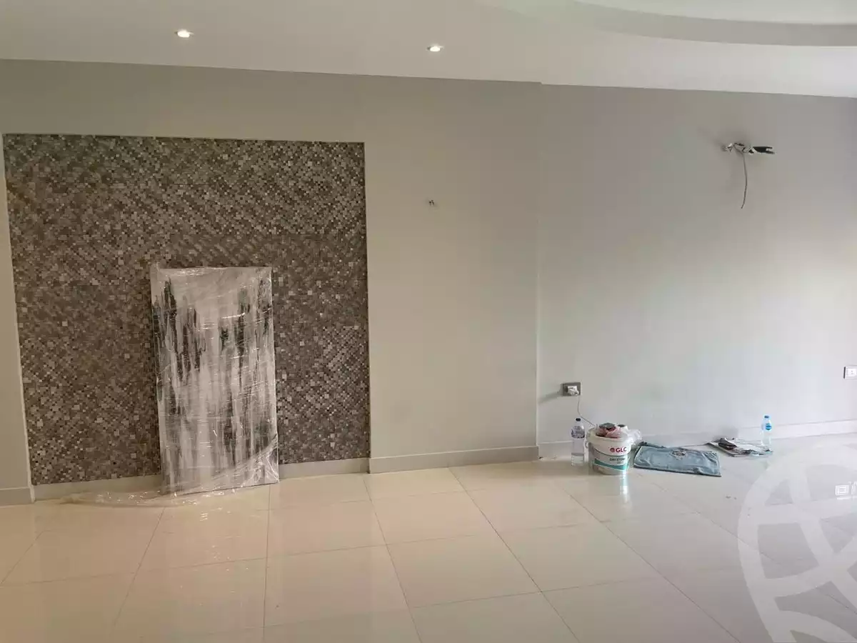 https://aqarmap.com.eg/ar/listing/5314094-for-rent-cairo-new-cairo-lrhb-city-malls-and-markets