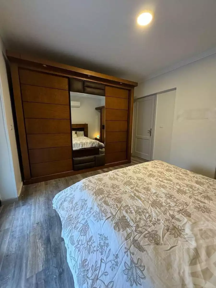https://aqarmap.com.eg/en/listing/5330036-for-rent-cairo-new-cairo-lrhb-city-phase-8