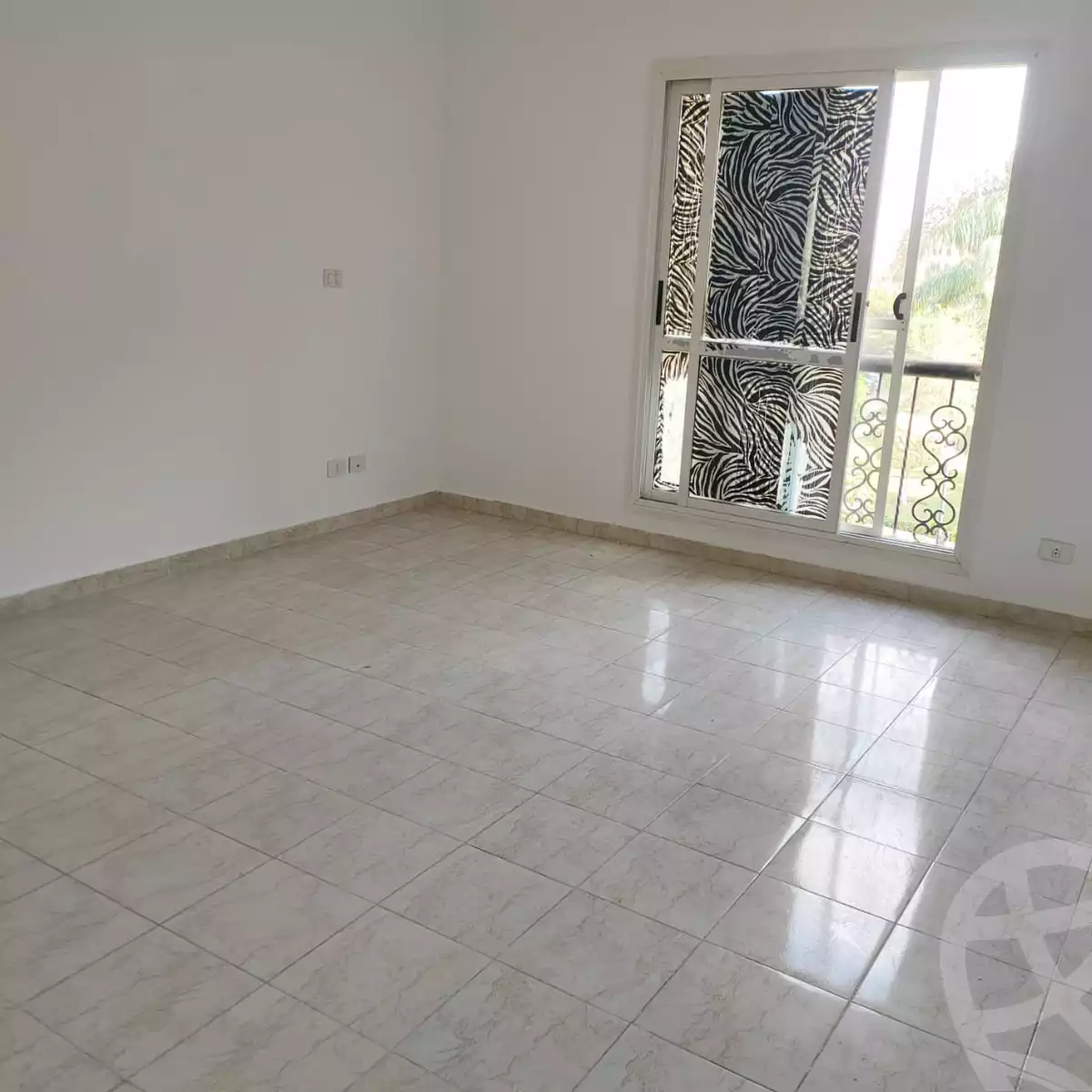 https://aqarmap.com.eg/en/listing/5331701-for-rent-cairo-new-cairo-lrhb-city-phase-8
