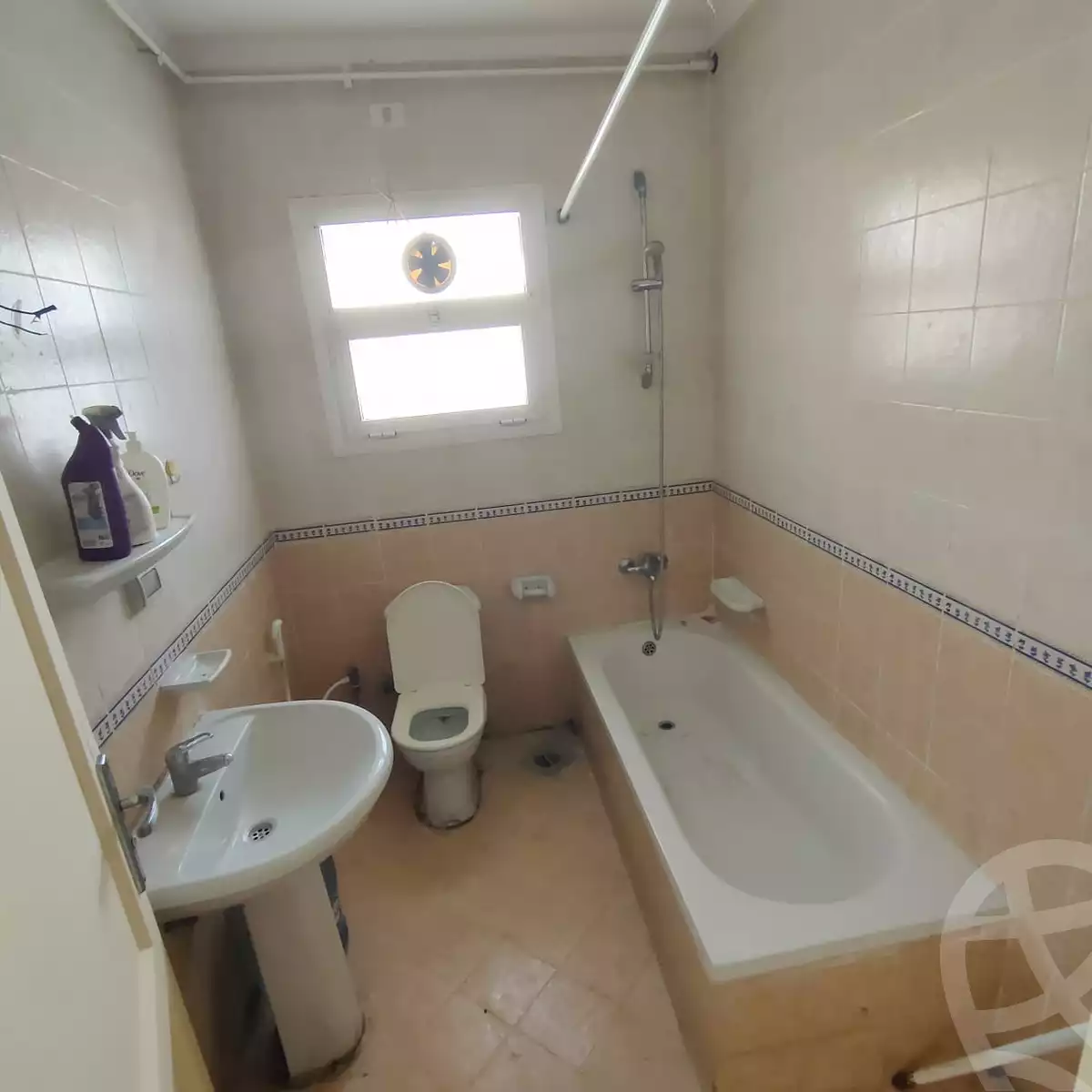 https://aqarmap.com.eg/en/listing/5331701-for-rent-cairo-new-cairo-lrhb-city-phase-8