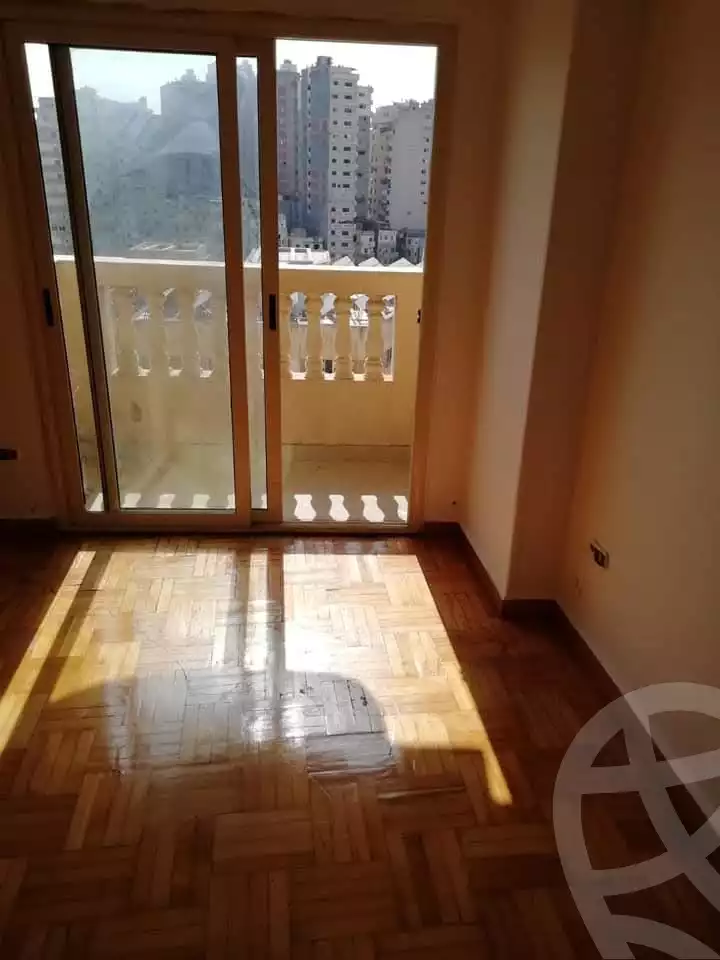 https://aqarmap.com.eg/en/listing/5341451-for-sale-alexandria-zezenia-el-amir-gameel-st
