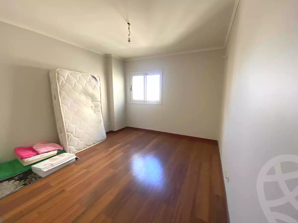 https://aqarmap.com.eg/ar/listing/5345181-for-sale-alexandria-smouha-tout-ankh-amoun-st