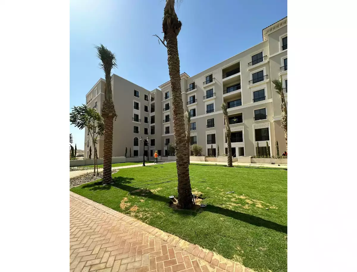 https://aqarmap.com.eg/en/listing/5348456-for-sale-cairo-el-sheikh-zayed-city-compounds-kmbwnd-fyldj-wyst-dr-llttwyr