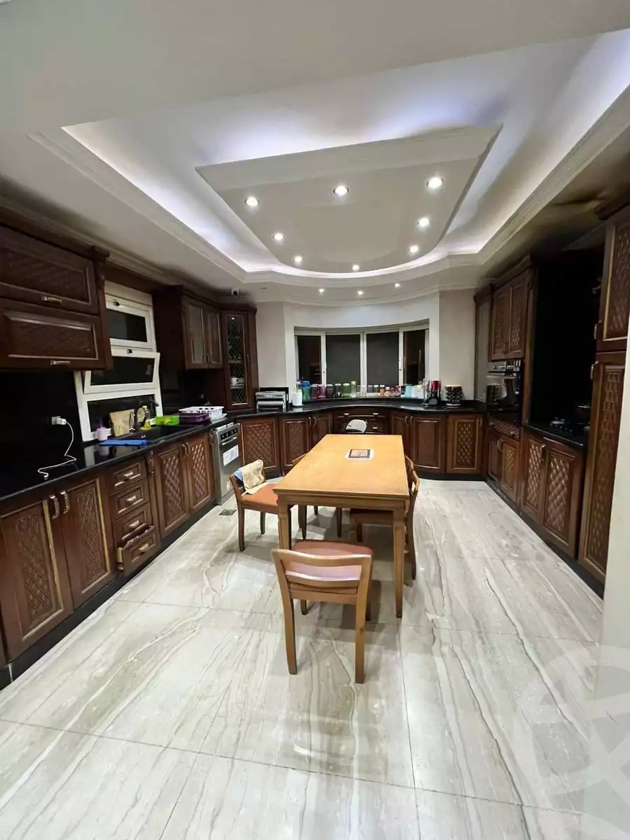 https://aqarmap.com.eg/en/listing/5354540-for-sale-cairo-el-sheikh-zayed-city-compounds-royal-city