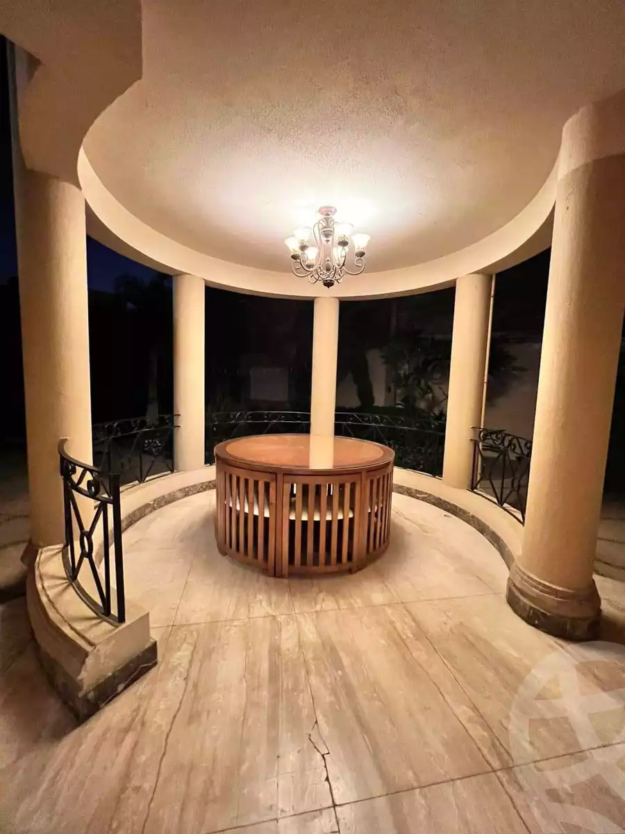https://aqarmap.com.eg/en/listing/5354540-for-sale-cairo-el-sheikh-zayed-city-compounds-royal-city