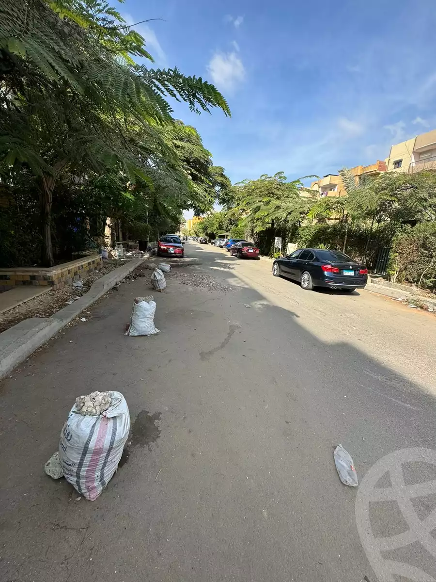https://aqarmap.com.eg/en/listing/5355624-for-sale-cairo-6th-of-october-el-ahyaa-neighborhood-2nd-dr-abdel-wahab-moro-rd