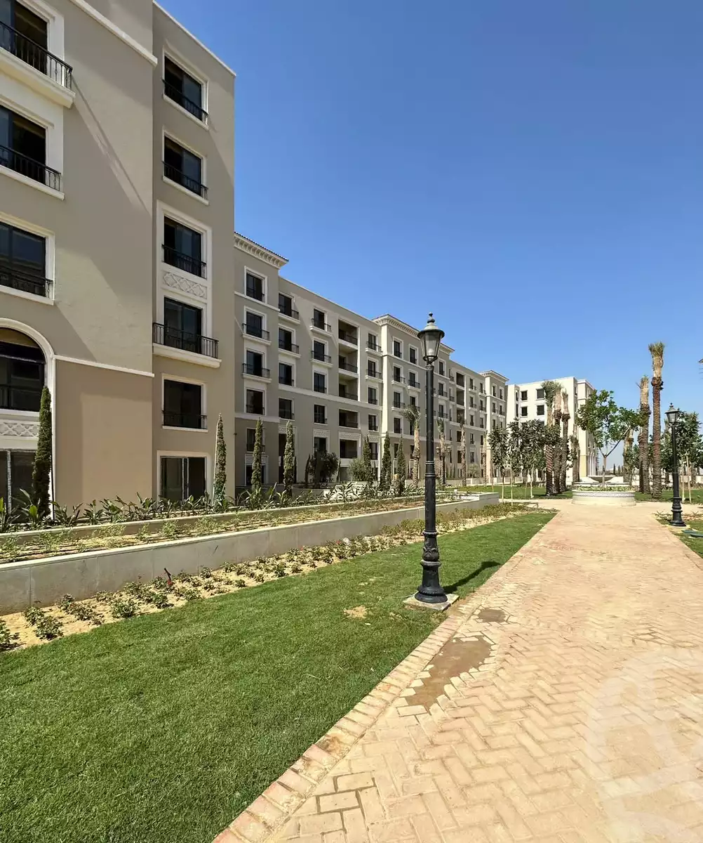 https://aqarmap.com.eg/en/listing/5374142-for-sale-cairo-el-sheikh-zayed-city-compounds-kmbwnd-fyldj-wyst-dr-llttwyr