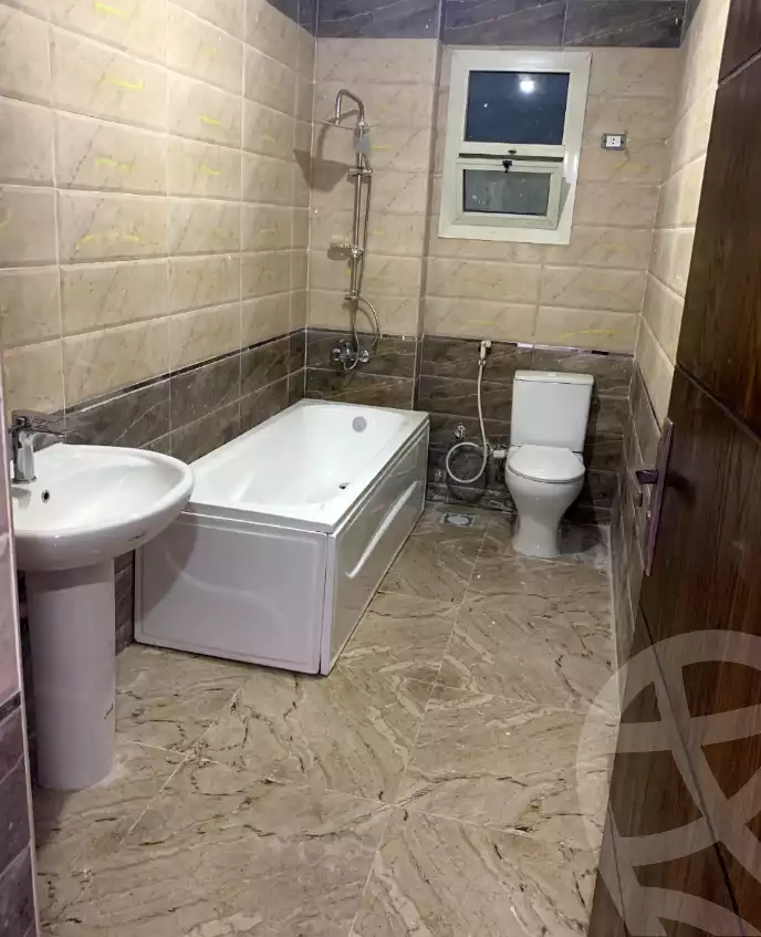 https://aqarmap.com.eg/en/listing/5376975-for-rent-cairo-al-oubour-el-hay-el-taseaa-el-thaqafa-st