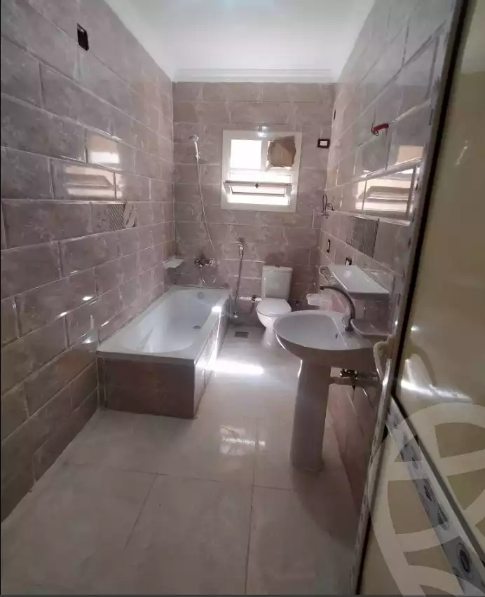 https://aqarmap.com.eg/en/listing/5377019-for-rent-cairo-al-oubour-el-hay-el-taseaa-el-thaqafa-st