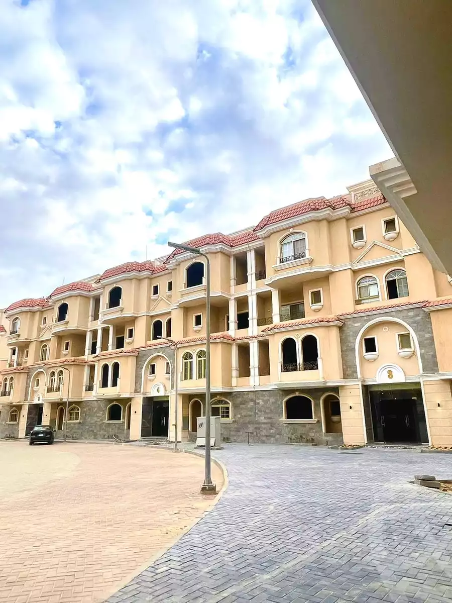 https://aqarmap.com.eg/en/listing/5383443-for-sale-cairo-6th-of-october-compounds-bhy